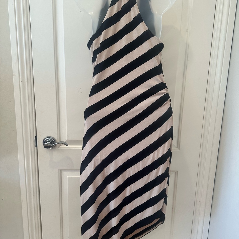 Betsey Johnson Dress size 6. Great summer dress! - Picture 3 of 4
